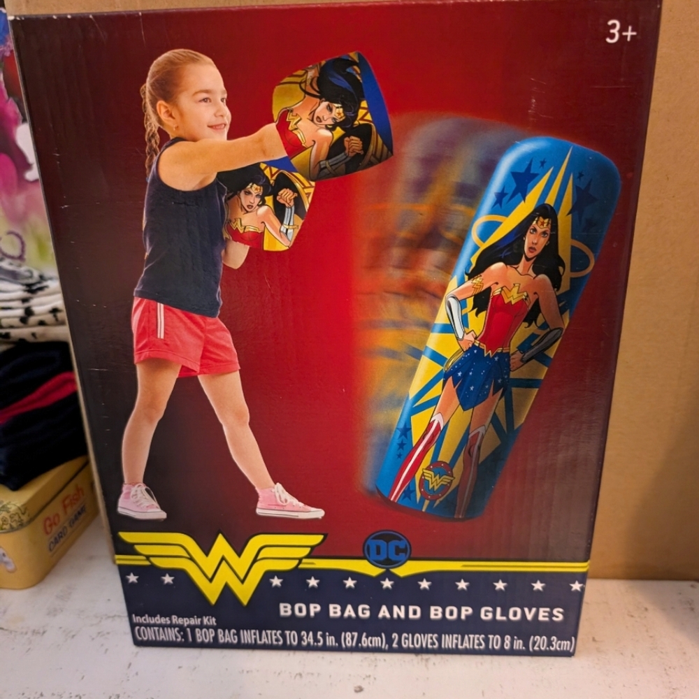 New Wonder Woman BOP Bag And Gloves!